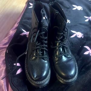 Black Boots